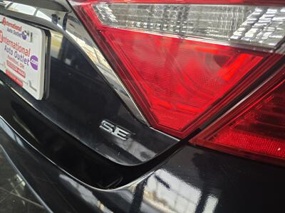 2015 Toyota Camry SE 4DR SEDAN   - Photo 26 - Hamilton, OH 45015