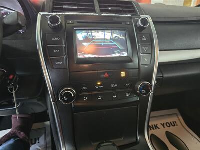 2015 Toyota Camry SE 4DR SEDAN   - Photo 19 - Hamilton, OH 45015
