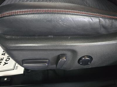 2015 Toyota Camry SE 4DR SEDAN   - Photo 18 - Hamilton, OH 45015