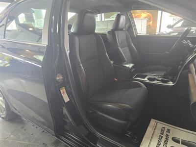 2015 Toyota Camry SE 4DR SEDAN   - Photo 14 - Hamilton, OH 45015