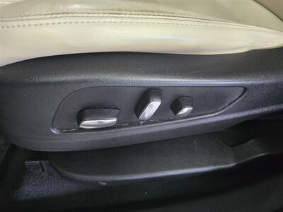 2018 Cadillac XT5 Luxury Collection 4DR SUV AWD   - Photo 18 - Hamilton, OH 45015