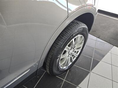 2018 Cadillac XT5 Luxury Collection 4DR SUV AWD   - Photo 33 - Hamilton, OH 45015