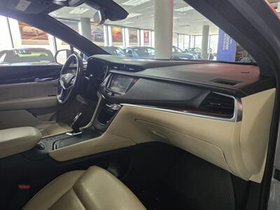 2018 Cadillac XT5 Luxury Collection 4DR SUV AWD   - Photo 12 - Hamilton, OH 45015