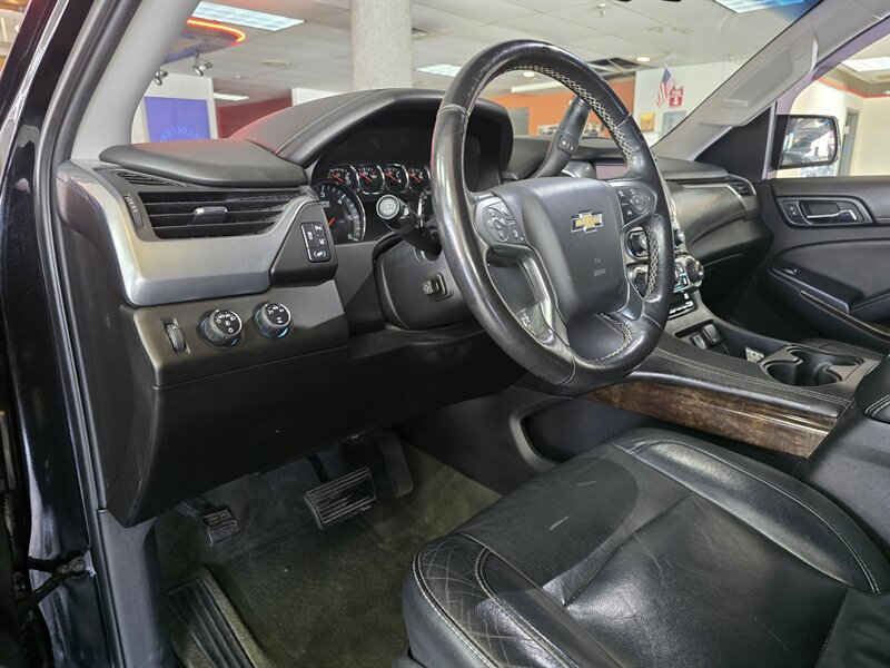 2015 Chevrolet Suburban LT 4DR SUV 4X4 - Photo 8 - Hamilton, OH 45015