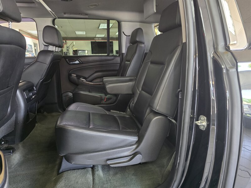 2015 Chevrolet Suburban LT 4DR SUV 4X4 - Photo 12 - Hamilton, OH 45015