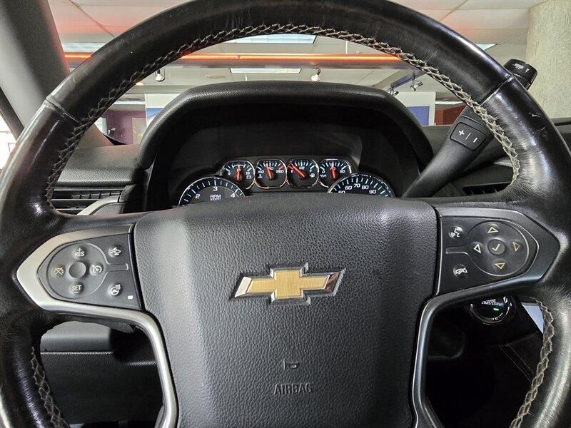 2015 Chevrolet Suburban LT 4DR SUV 4X4 - Photo 30 - Hamilton, OH 45015
