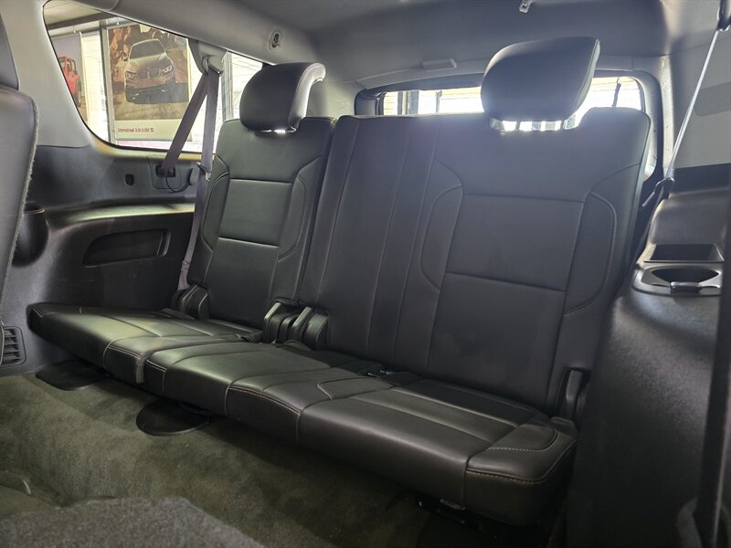 2015 Chevrolet Suburban LT 4DR SUV 4X4 - Photo 13 - Hamilton, OH 45015
