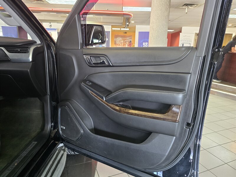 2015 Chevrolet Suburban LT 4DR SUV 4X4 - Photo 15 - Hamilton, OH 45015