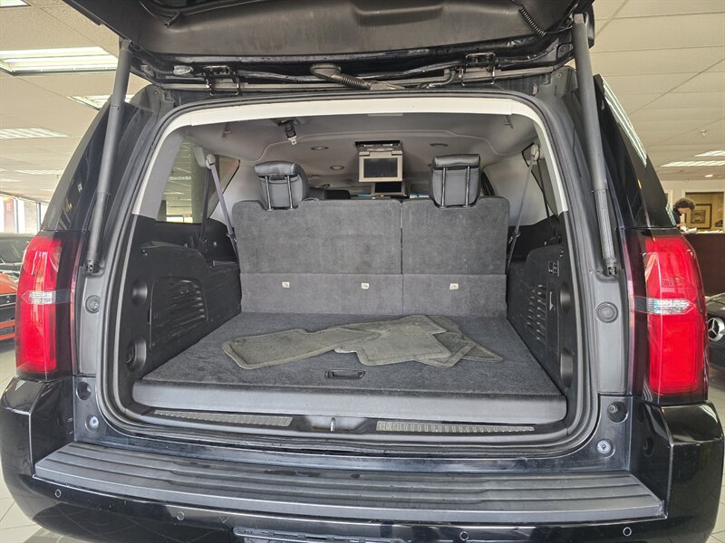 2015 Chevrolet Suburban LT 4DR SUV 4X4 - Photo 21 - Hamilton, OH 45015