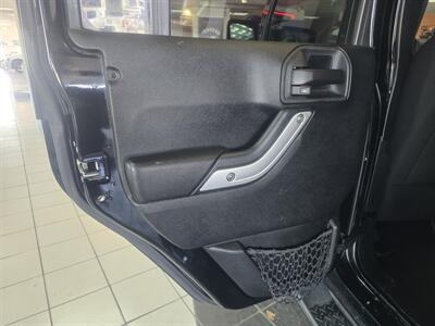 2013 Jeep Wrangler Unlimited Sahara 4X4 4DR SUV - Photo 10 - Hamilton, OH 45015