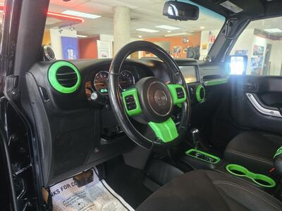 2013 Jeep Wrangler Unlimited Sahara 4X4 4DR SUV - Photo 8 - Hamilton, OH 45015