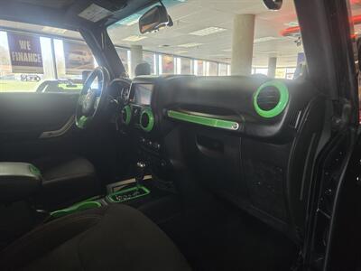 2013 Jeep Wrangler Unlimited Sahara 4X4 4DR SUV - Photo 13 - Hamilton, OH 45015