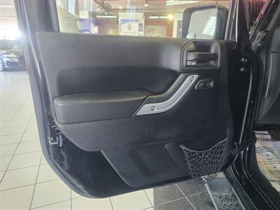2013 Jeep Wrangler Unlimited Sahara 4X4 4DR SUV - Photo 7 - Hamilton, OH 45015