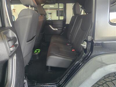 2013 Jeep Wrangler Unlimited Sahara 4X4 4DR SUV - Photo 11 - Hamilton, OH 45015