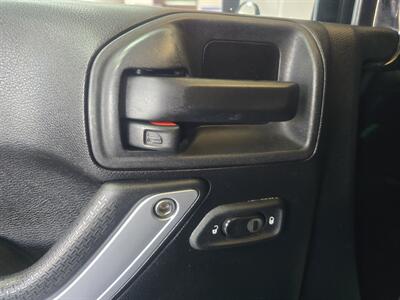2013 Jeep Wrangler Unlimited Sahara 4X4 4DR SUV - Photo 17 - Hamilton, OH 45015