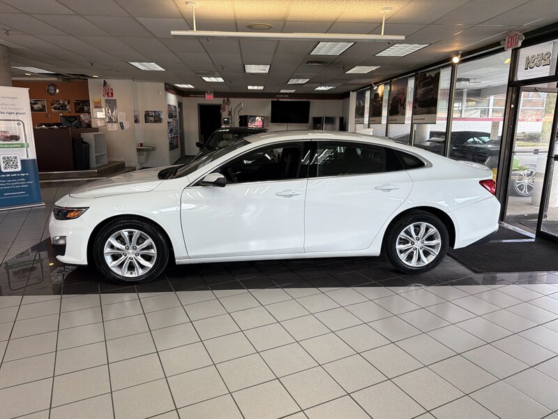 2024 Chevrolet Malibu LT 4DR SEDAN w/1LT - Photo 2 - Hamilton, OH 45015