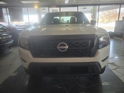 2022 Nissan Frontier S 4DR CREW PICKUP - Photo 2 - Hamilton, OH 45015
