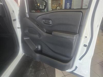2022 Nissan Frontier S 4DR CREW PICKUP - Photo 12 - Hamilton, OH 45015