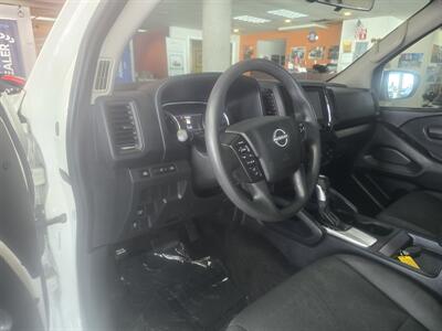 2022 Nissan Frontier S 4DR CREW PICKUP - Photo 8 - Hamilton, OH 45015