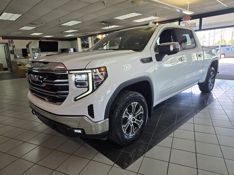 2025 GMC Sierra 1500 SLT CREW CAB4X4/V8   - Photo 1 - Hamilton, OH 45015