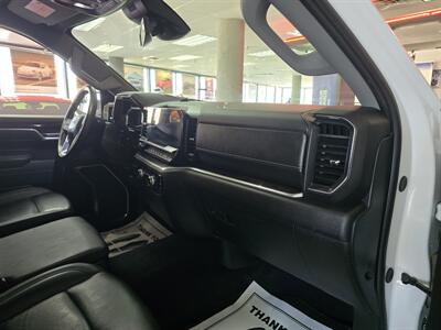 2025 GMC Sierra 1500 SLT CREW CAB4X4/V8   - Photo 15 - Hamilton, OH 45015