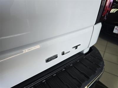 2025 GMC Sierra 1500 SLT CREW CAB4X4/V8   - Photo 38 - Hamilton, OH 45015