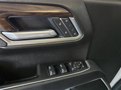 2025 GMC Sierra 1500 SLT CREW CAB4X4/V8   - Photo 33 - Hamilton, OH 45015