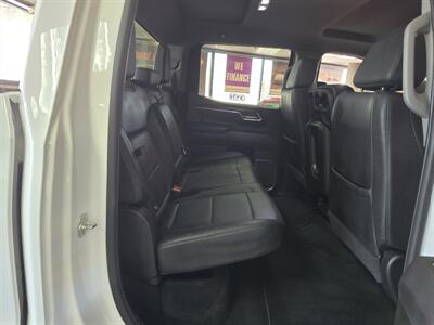 2025 GMC Sierra 1500 SLT CREW CAB4X4/V8   - Photo 18 - Hamilton, OH 45015
