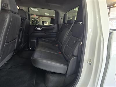2025 GMC Sierra 1500 SLT CREW CAB4X4/V8   - Photo 13 - Hamilton, OH 45015