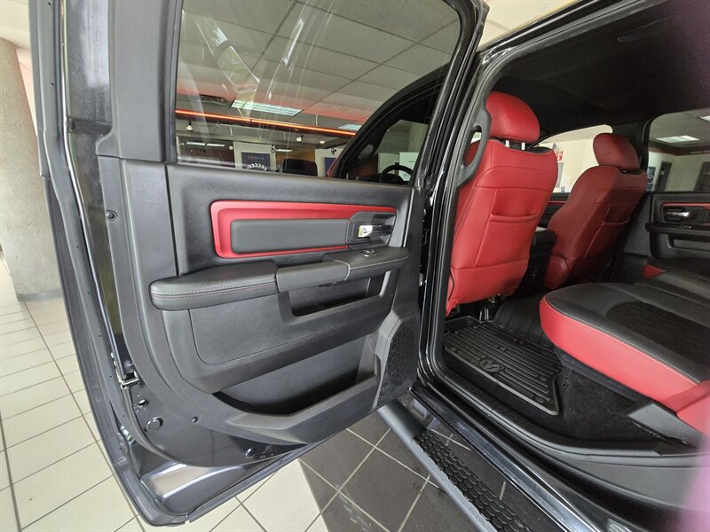2016 RAM 1500 Rebel 4DR CREW CAB 4X4/HEMI - Photo 11 - Hamilton, OH 45015
