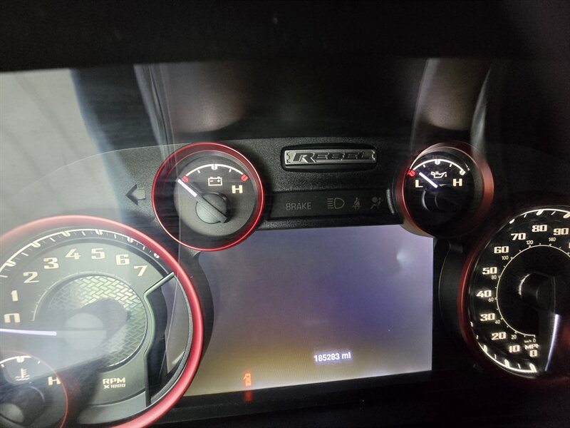 2016 RAM 1500 Rebel 4DR CREW CAB 4X4/HEMI - Photo 31 - Hamilton, OH 45015