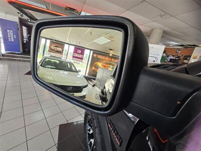 2016 RAM 1500 Rebel 4DR CREW CAB 4X4/HEMI - Photo 20 - Hamilton, OH 45015
