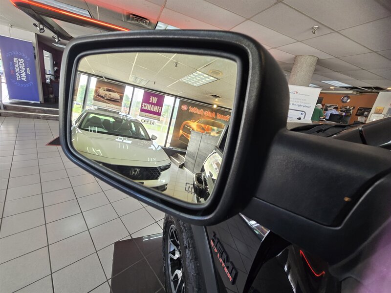 2016 RAM 1500 Rebel 4DR CREW CAB 4X4/HEMI - Photo 20 - Hamilton, OH 45015
