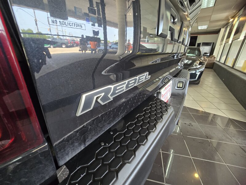 2016 RAM 1500 Rebel 4DR CREW CAB 4X4/HEMI - Photo 37 - Hamilton, OH 45015