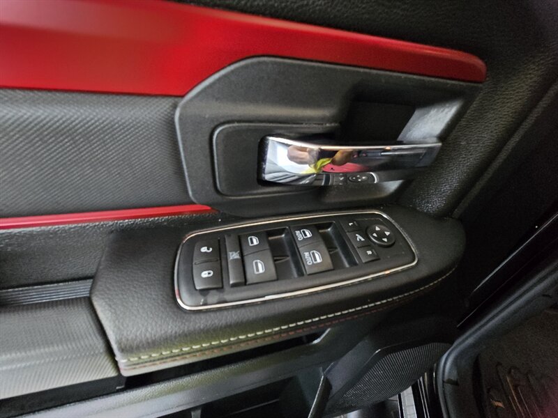 2016 RAM 1500 Rebel 4DR CREW CAB 4X4/HEMI - Photo 21 - Hamilton, OH 45015