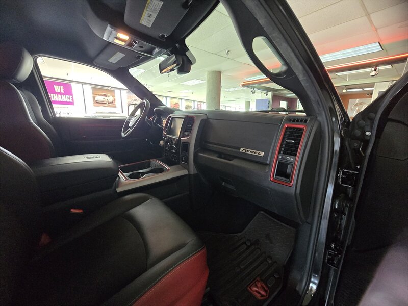 2016 RAM 1500 Rebel 4DR CREW CAB 4X4/HEMI - Photo 14 - Hamilton, OH 45015