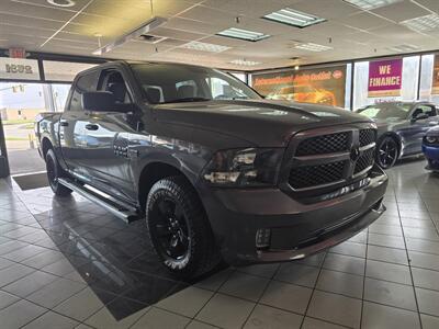 2018 RAM 1500 Express   - Photo 3 - Hamilton, OH 45015