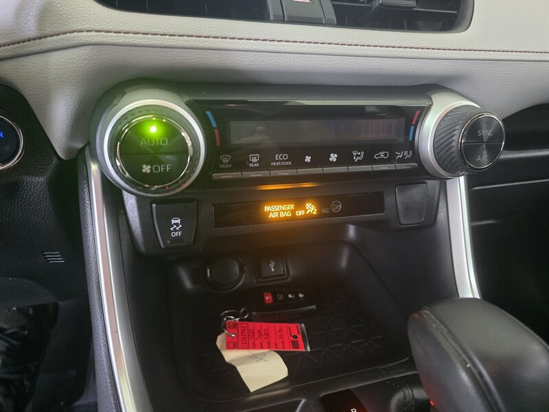 2020 Toyota RAV4 Hybrid XLE 4DR SUV AWD - Photo 23 - Hamilton, OH 45015