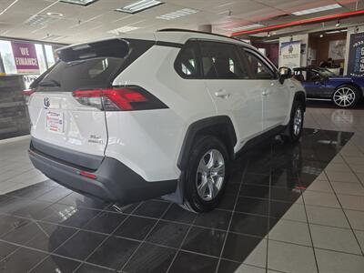 2020 Toyota RAV4 Hybrid XLE 4DR SUV AWD - Photo 4 - Hamilton, OH 45015