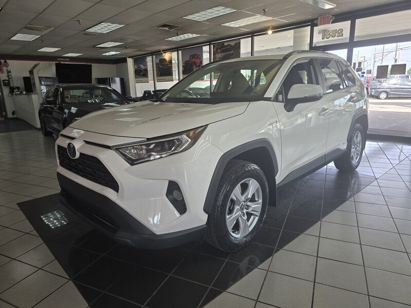 2020 Toyota RAV4 Hybrid XLE 4DR SUV AWD   - Photo 1 - Hamilton, OH 45015