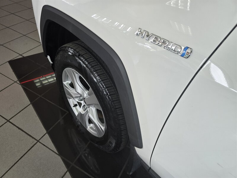 2020 Toyota RAV4 Hybrid XLE 4DR SUV AWD - Photo 36 - Hamilton, OH 45015
