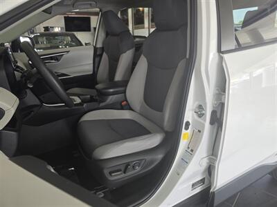 2020 Toyota RAV4 Hybrid XLE 4DR SUV AWD - Photo 9 - Hamilton, OH 45015