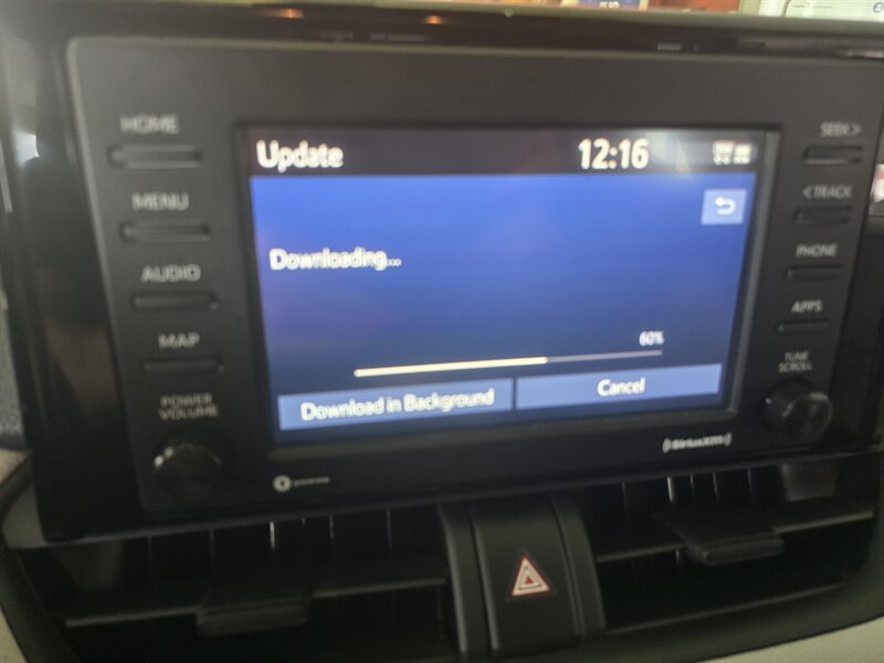 2020 Toyota RAV4 Hybrid XLE 4DR SUV AWD - Photo 29 - Hamilton, OH 45015
