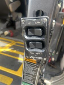2011 Ford E-250 3DR EXTENDED CARGO VAN/HANDICAP   - Photo 27 - Hamilton, OH 45015