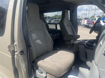 2011 Ford E-250 3DR EXTENDED CARGO VAN/HANDICAP   - Photo 16 - Hamilton, OH 45015
