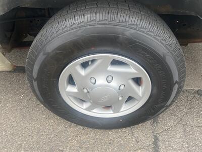 2011 Ford E-250 3DR EXTENDED CARGO VAN/HANDICAP   - Photo 30 - Hamilton, OH 45015