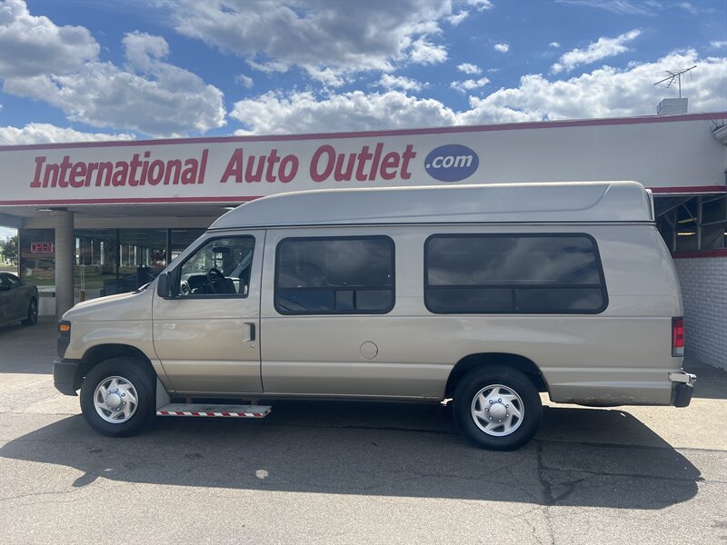 2011 Ford E-250 3DR EXTENDED CARGO VAN/HANDICAP - Photo 1 - Hamilton, OH 45015