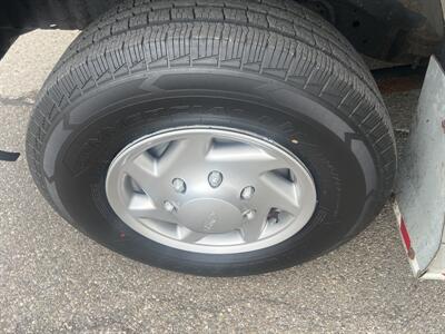 2011 Ford E-250 3DR EXTENDED CARGO VAN/HANDICAP   - Photo 31 - Hamilton, OH 45015