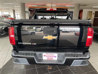 2017 Chevrolet Colorado Work Truck CREW CAB   - Photo 6 - Hamilton, OH 45015