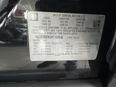 2017 Chevrolet Colorado Work Truck CREW CAB   - Photo 36 - Hamilton, OH 45015